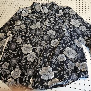 Jones New York Signature Woman Floral Pattern Blouse Size XL Ties at Bottom